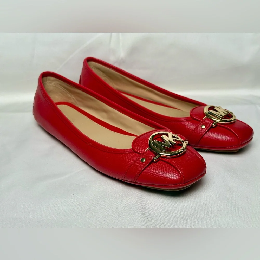 Michael Kors Fulton Red Leather Gold Logo Charm Flats Shoes Size 8M - Picture 3 of 10